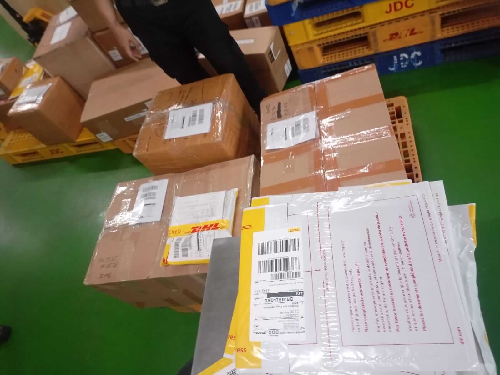 Jasa Kirim Barang ke Egypt DHL Express di Sidoarjo