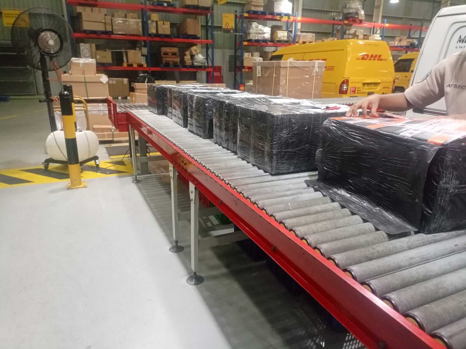 Jasa Kirim Barang ke Haiti DHL Express di Semarang