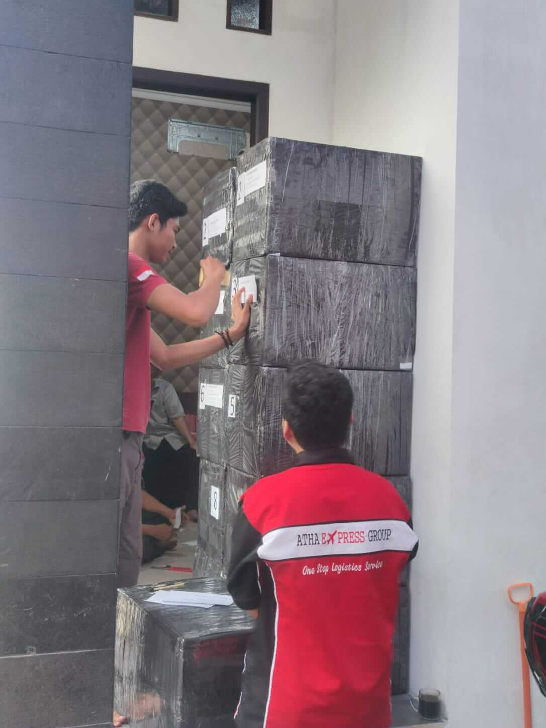 Jasa Kirim Barang ke Gibraltar DHL Express Pekalongan